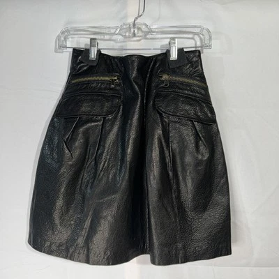 Nanette Lepore ‘True At First’ 黑色皮革裙子打褶前口袋 2 码 — 第 1/4 张图片