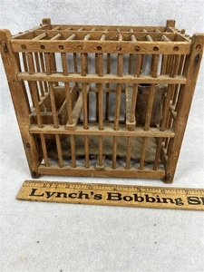 Antica gabbia per uccellini in legno minatore canarino argilla mangiatoia originale 6x6  - Foto 1 di 6