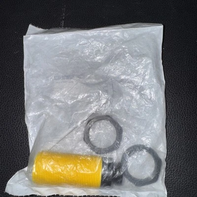 TURCK BI10-P30-AZ3X-B2131 INDUCTIVE SENSOR 4374900 BI10P30AZ3XB2131 - Image 1 of 2