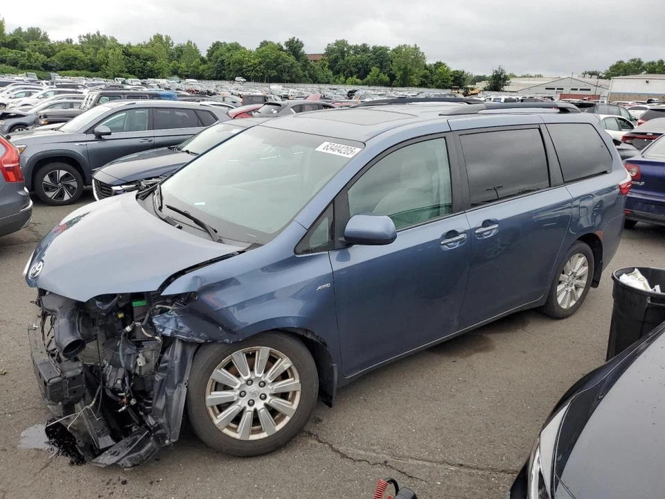 Used Front Right Fender fits: 2017 Toyota Sienna R. w/o antenna Front Right Grad Foto 1 de 4