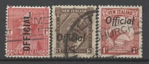 No: 117987 - NEW ZEALAND - LOT OF 3 OLD STAMPS w. OVERPRINTS "OFFICIAL" - USED!! - Picture 1 of 1