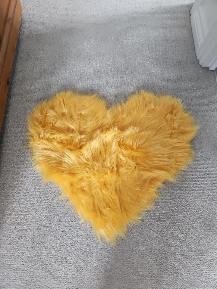 Small Fluffy Yellow Heart Rug - Image 1 of 1