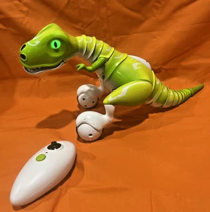 Spin Master ZOOMER DINO BOOMER Green Interactive With Remote Tested - Picture 1 of 13