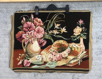 Tapisserie Vintage Aiguille Fleurs Nature Morte Florale Chapeau Livre 63 x 48 cm - Photo 1/4