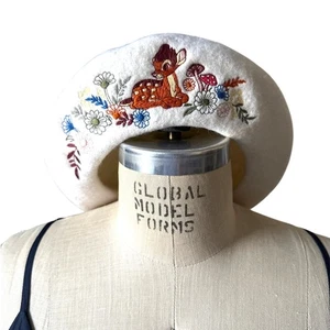 Disney Parks Baskenmütze Bambi bestickt weiß Wollmischung - Bild 1 von 5