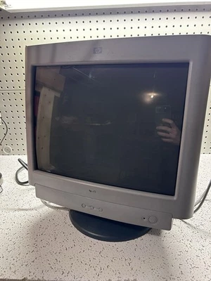 HP PE1162U Vintage CRT Computer Monitor Retro Gaming Tested Working - Image 1 of 4