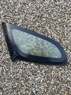 SMART CAR CITY COUPE REAR QUARTER GLASS RH ZB253102R  Right Side - Image 1 of 2
