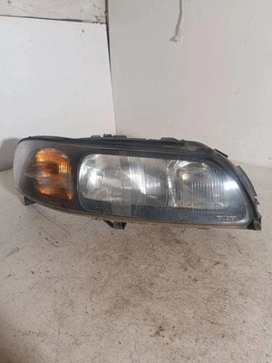 VOLVO V70 II SW Scheinwerfer vorne rechts 8662922 2.40 Diesel 120kw 31503171 - Bild 1 von 4