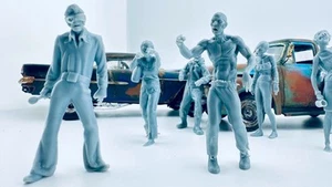 Scale Zombie figurines 9 total - Picture 1 of 4