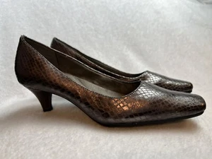 Aerosoles Heelrest Pumps Heels Womens Size 6 M Pewter Snake Print Excellent - Picture 1 of 7