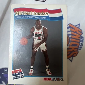 1991-92 NBA Hoops - #55 Michael Jordan - Picture 1 of 2