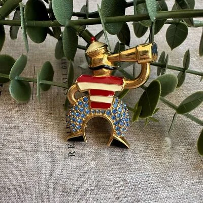 Broche Prendedor Marinero Swarovski Firmado Raro | Cristal Azul y Esmalte Rojo | Tono Dorado Foto 1 de 4