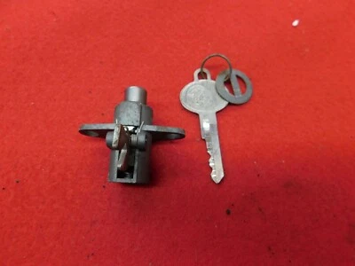 Nuevo de Lote Antiguo 63 Mercury Monterey Marauder S-55 Guantera Cerradura con 1 Llave #C3MY-6206081-A Foto 1 de 3