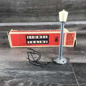 Vintage Lionel O Gauge #71 Lamp Post – Tested Working w/ Lionel Box (Not Orig) - Picture 1 of 9