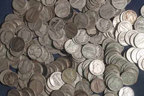 ONE ROLL OF MERCURY DIMES (50 COINS) 90% SILVER "WORN/DAMAGED" LOT E87 Cover