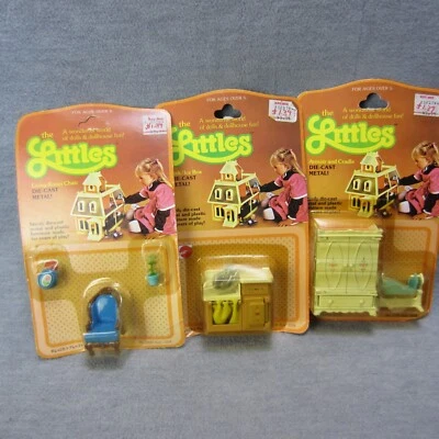 LOTE de muebles de casa de juegos fundidos a presión Mattel Littles cuna fregadero 1:24 Foto 1 de 4