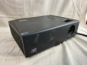 Vivitek DLP Projector D825MS ~ USB / VGA / RCA / S-VIDEO ~ 800x600 ~ 2600 Lumens - Picture 1 of 8