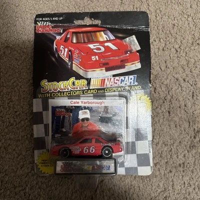 Nuevo en paquete 1991 Racing Champions escala 1:64 NASCAR Diecast Stock Car 66 Cale Yarborough Foto 1 de 3