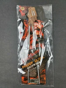 A Nightmare On Elm Street Freddy Kruegor guante caja de botín - nuevo en paquete - Imagen 1 de 6