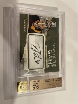 2010-2011 Between The Pipes Autographs Tuukka Rask Beckett Auto 10 - Image 1 of 2