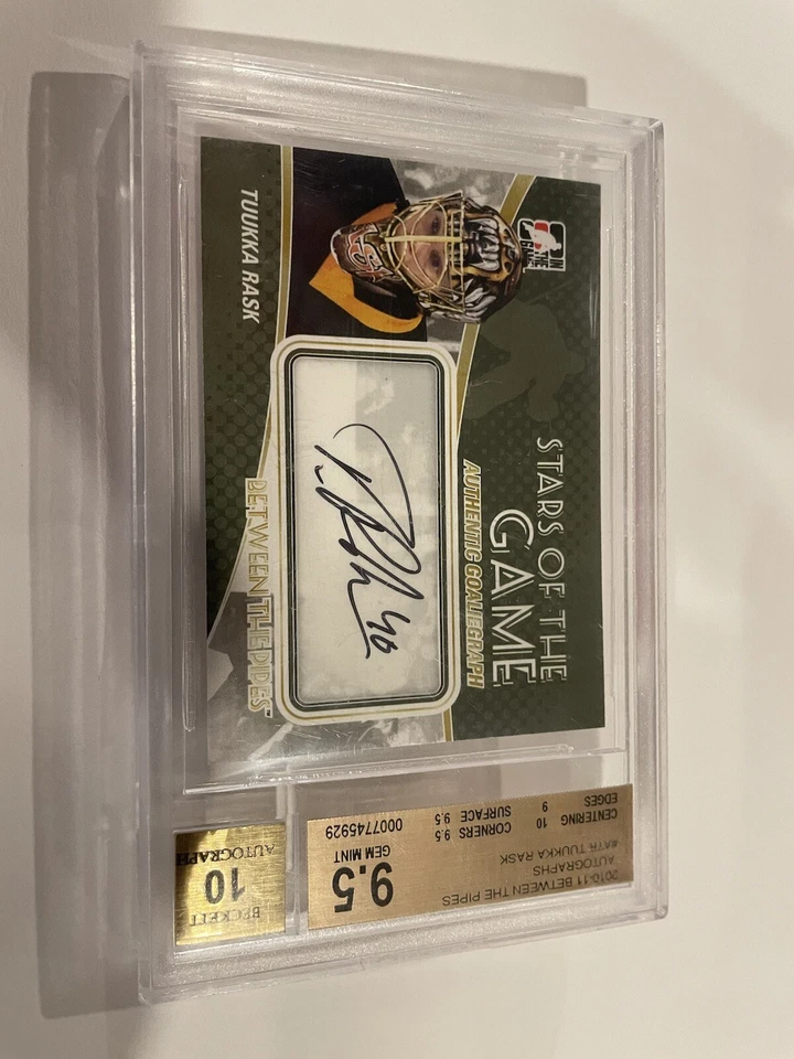 2010-2011 Between The Pipes Autographs Tuukka Rask Beckett Auto 10 - Image 1 of 2