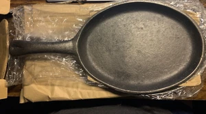 Gusseisen Grill Servierer * 2 Fajita Pfannen mit 2 Holzuntersetzer * Oval 9,5" x 7" - Bild 1 von 5
