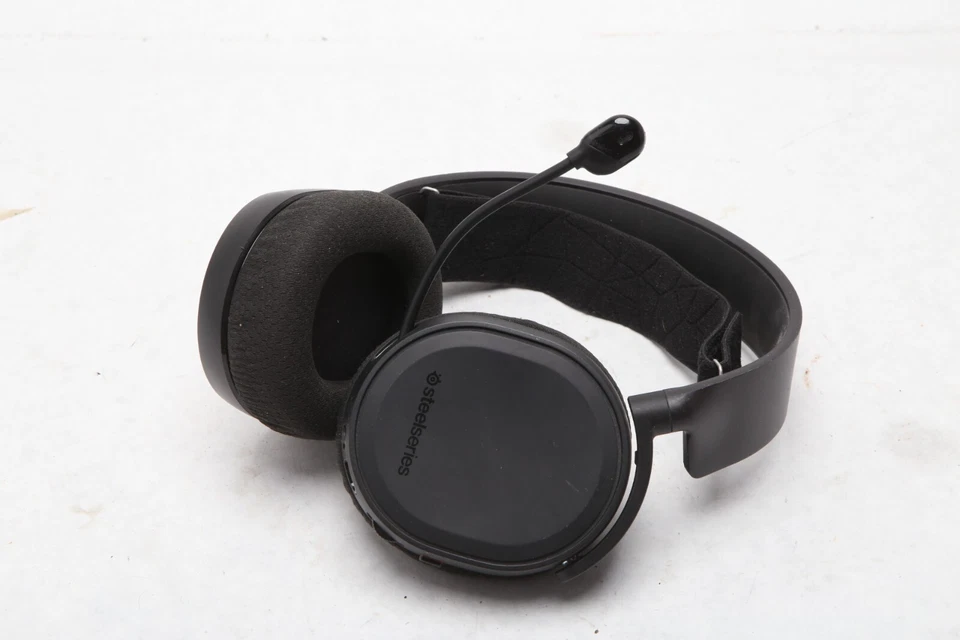 STEELSERIES ARCTIS 5 BLACK 61504 7.1 Channel Ear-Cup (Over the Ear) C21 - Image 1 of 4