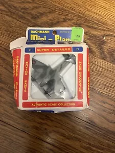 VINTAGE De Havilland Mosquito Bachmann #71 Mini-Planes 1:160 in BOX RARE - Picture 1 of 5