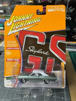 Johnny Lightning Muscle Cars USA 2025 R2A - 1966 Buick Skylark GS #JLMC038 - Image 1 of 4