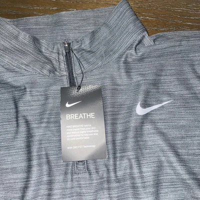 Camisa masculina Nike 1/4 com zíper pequena manga longa corrida preta cinza nova com etiquetas - Imagem 1 de 4