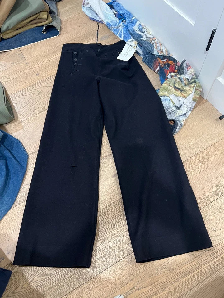 Pantalones Uniforme De Colección Segunda Guerra Mundial 13 Botones USN Marinero 30/32 Lana Campana Parte Inferior Militar Marina Foto 1 de 4