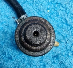 Válvula reguladora de presión Golf 2 carburador 2EE PN 051127405 AUDI B3 80 VW 51KW 70PS Jetta - Imagen 1 de 4