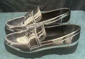 Tory Burch  Women’s Lug-Sole Designer Leather Loafers Size 7.5 NWOB $349 - Picture 1 of 5