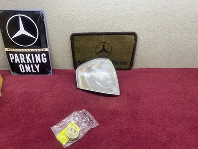 Indicador de luz de señal derecho Mercedes Benz Bosch W202 blanco NOS Foto 1 de 4