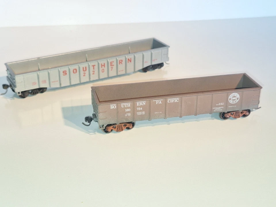 Lima & Roundhouse Gondola Wagons for Southern Rail. Good cond. HO Scale. No box. - Image 1 of 4