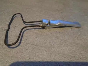 Vintage Hoover Senior models 612, 636 belt guard & spring - Picture 1 of 3