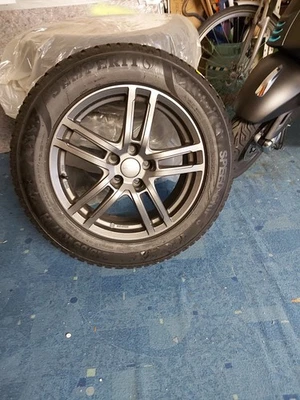 Winterreifen Opel Grandland X 215 65 R17 Neuwertig 6mm - Bild 1 von 2