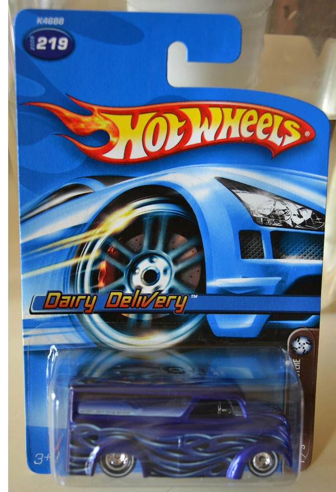 Hot Wheels 2006 Mystery Car Dairy Delivery Vehicle #219 K4688
