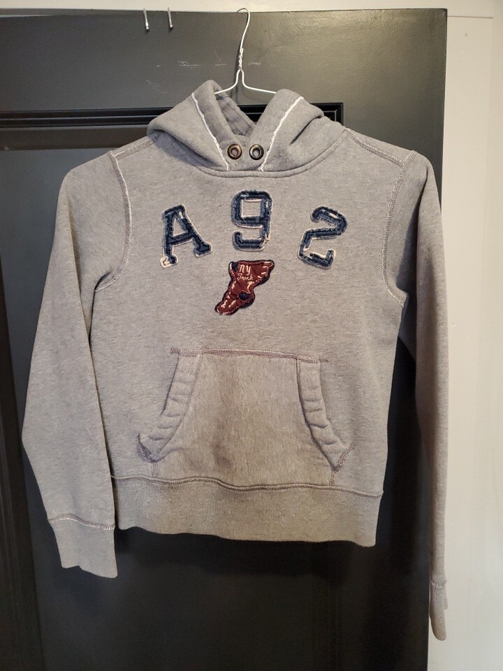 ABERCROMBIE フード付きトレーニングウェア グレー140cm150cm ABERCROMBIE フード付きトレーニングウェア グレー140cm150cm