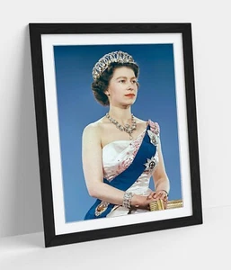 YOUNG QUEEN ELIZABETH II CORONATION -FRAMED WALL ART PICTURE POSTER PRINT DECOR - Picture 1 of 10