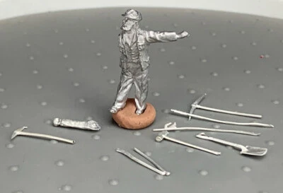 O scale Miner figure with tools white metal O2837 - Image 1 of 4