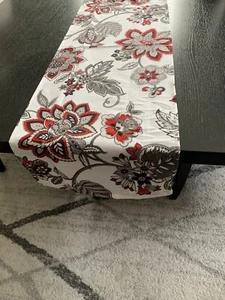 Handgefertigter Blumen Tischläufer 42x12 Waverly Inspirations Modern Tischauflage - Bild 1 von 2