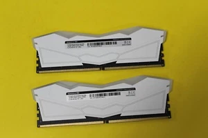 TEAMGROUP T-FORCE DELTA R RGB 32GB (16GB x 2) DDR5 5200 RAM FF4D516G5200HC40CBK - Picture 1 of 3