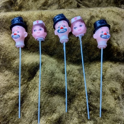 Lote de 5 cabezas de muñeca de colección payaso triste en sombrero de copa enfermera goma Hong Kong kitschy Foto 1 de 4