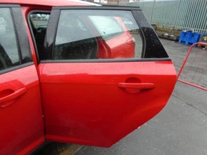 13 FORD FOCUS MK3 TDCI NEARSIDE REAR LOCKING MECHANISM 10-19 BREAKING CAR - Picture 1 of 3