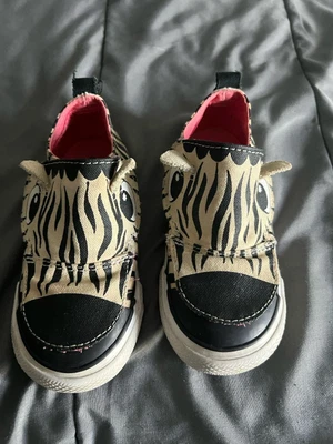 ZAPATILLAS CONVERSE LENGUA CEBRA Talla 9 para niños pequeños/niñas’s Foto 1 de 4