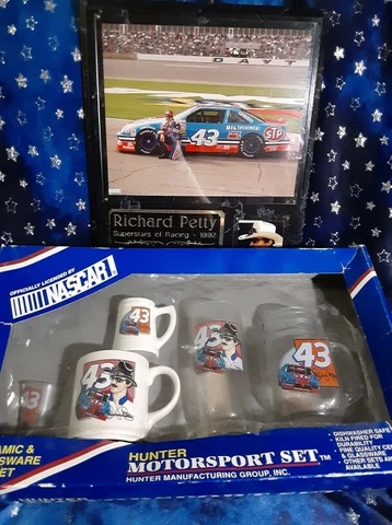 Richard Petty 43 NASCAR Driver plaque and glass set Cover