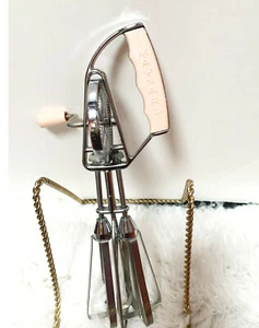 Vintage Maynard Mid Century Pink Handle Speed Hand Egg Beater Mixer Kitchen 10" - Picture 1 of 5