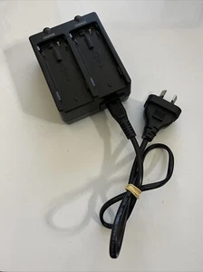 Genuine Canon CA-600 Camera Dual Battery Charger for BP-608 and BP-617 Batteries - Picture 1 of 7
