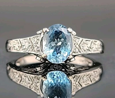 Anillo de compromiso vintage de oro blanco de 18k de 1,02 quilates Aguamarina forma ovalada  Foto 1 de 4